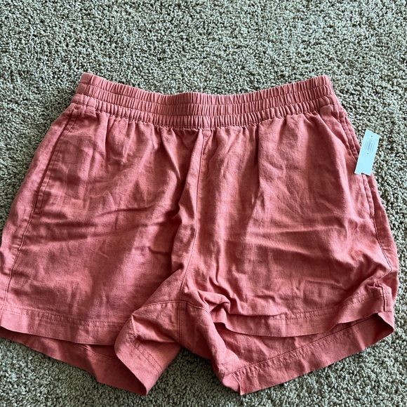 Old Navy: Salmon and khaki linen shorts - Picture 2 of 10